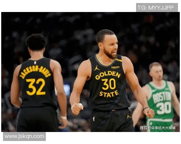 库里单场51分领衔勇士逆袭小牛展现超级球星风采